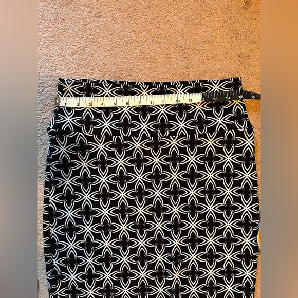 LuLaRoe Skirt - size M - Picture 3 of 3